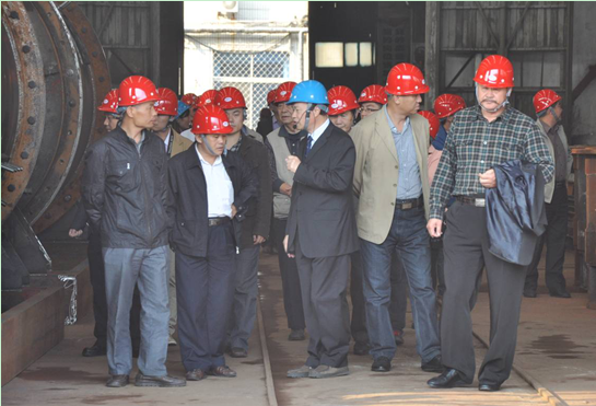 與會(huì)領(lǐng)導(dǎo)、專(zhuān)家參觀鑫海公司